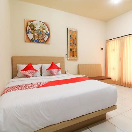 Hotel Oyo 2581 Ketut Smile Denpasar Exterior foto